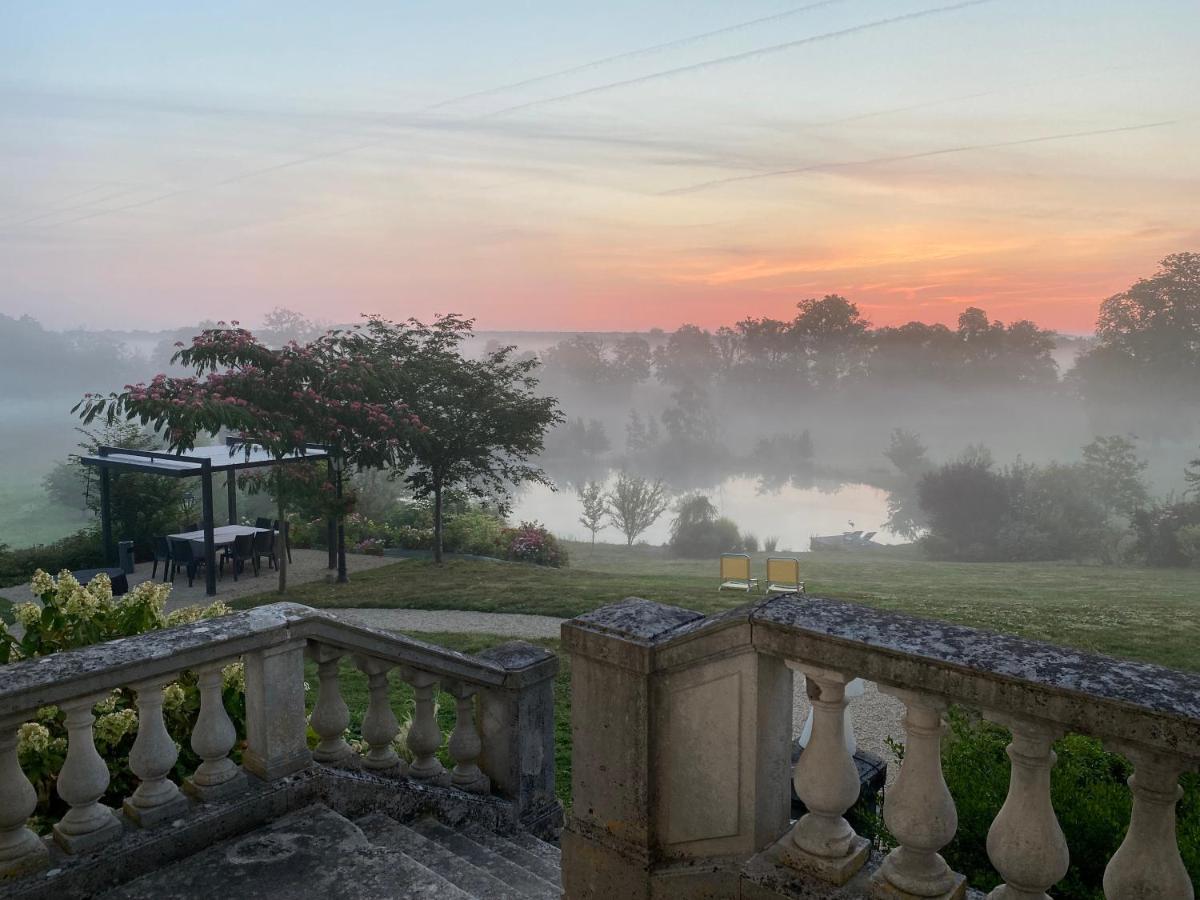 B&B Chateau De Preuil Vallenay Екстериор снимка
